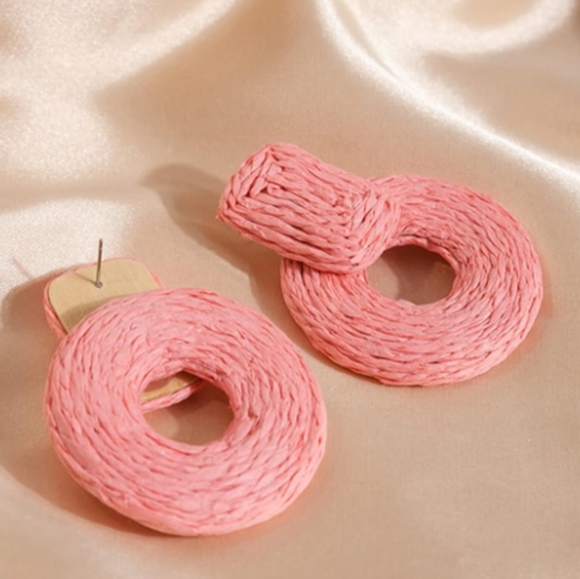 Big White Raffia Rattan Earrings Wicker Door Knocker 90s Retro Summer Statement - Picture 6 of 6